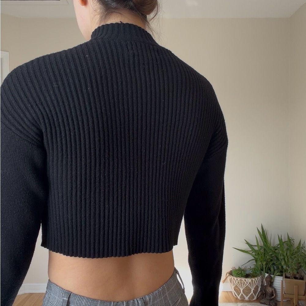 Black Ribbed Top – Simons (S) - Picture 2 of 4